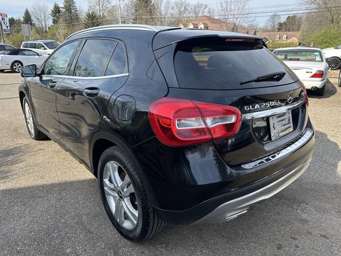 Used 2017 Mercedes-Benz GLA 250 4MATIC image 4
