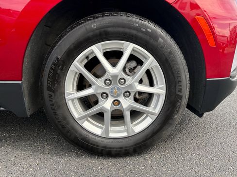 Used 2024 Chevrolet Equinox LT w/ LPO, Floor Liner Package image 5