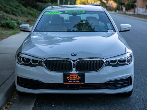 Used 2019 BMW 530e w/ Convenience Package image 2