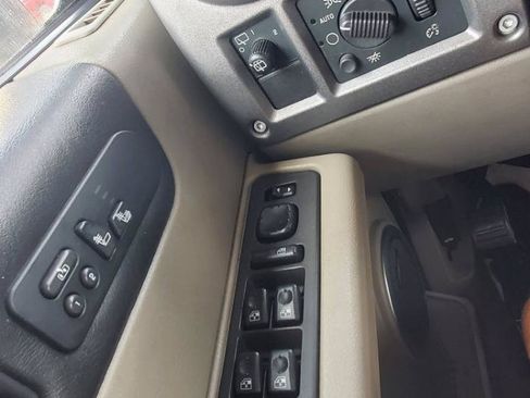 Used 2003 HUMMER H2 w/ Preferred Equipment Group AWD/4WD image 10