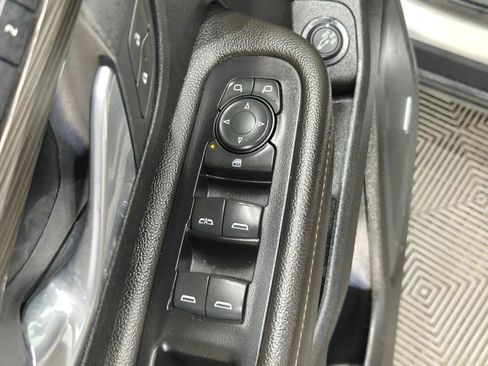 Used 2020 GMC Terrain SLT w/ GMC Pro Grade Package AWD/4WD image 47