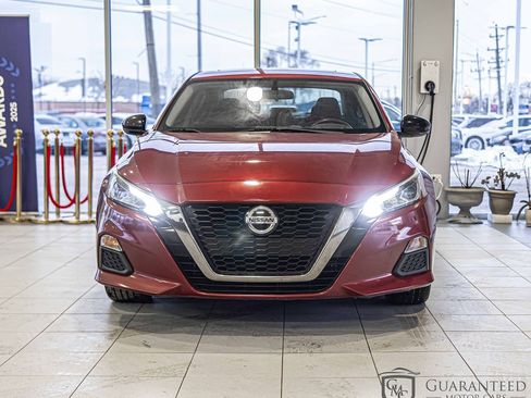 Used 2019 Nissan Altima 2.5 SR w/ SR Premium Package image 2