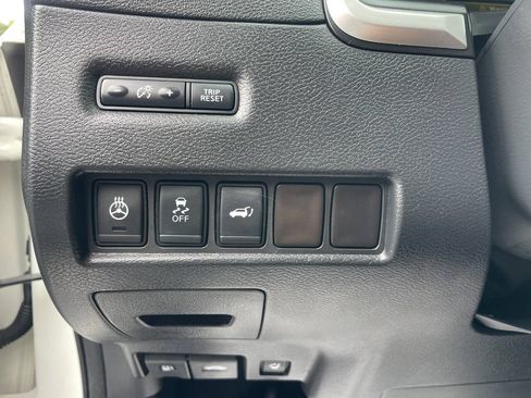 Used 2017 Nissan Murano Platinum w/ Platinum Technology Package FWD image 16