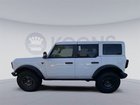 New 2025 Ford Bronco Badlands image 2