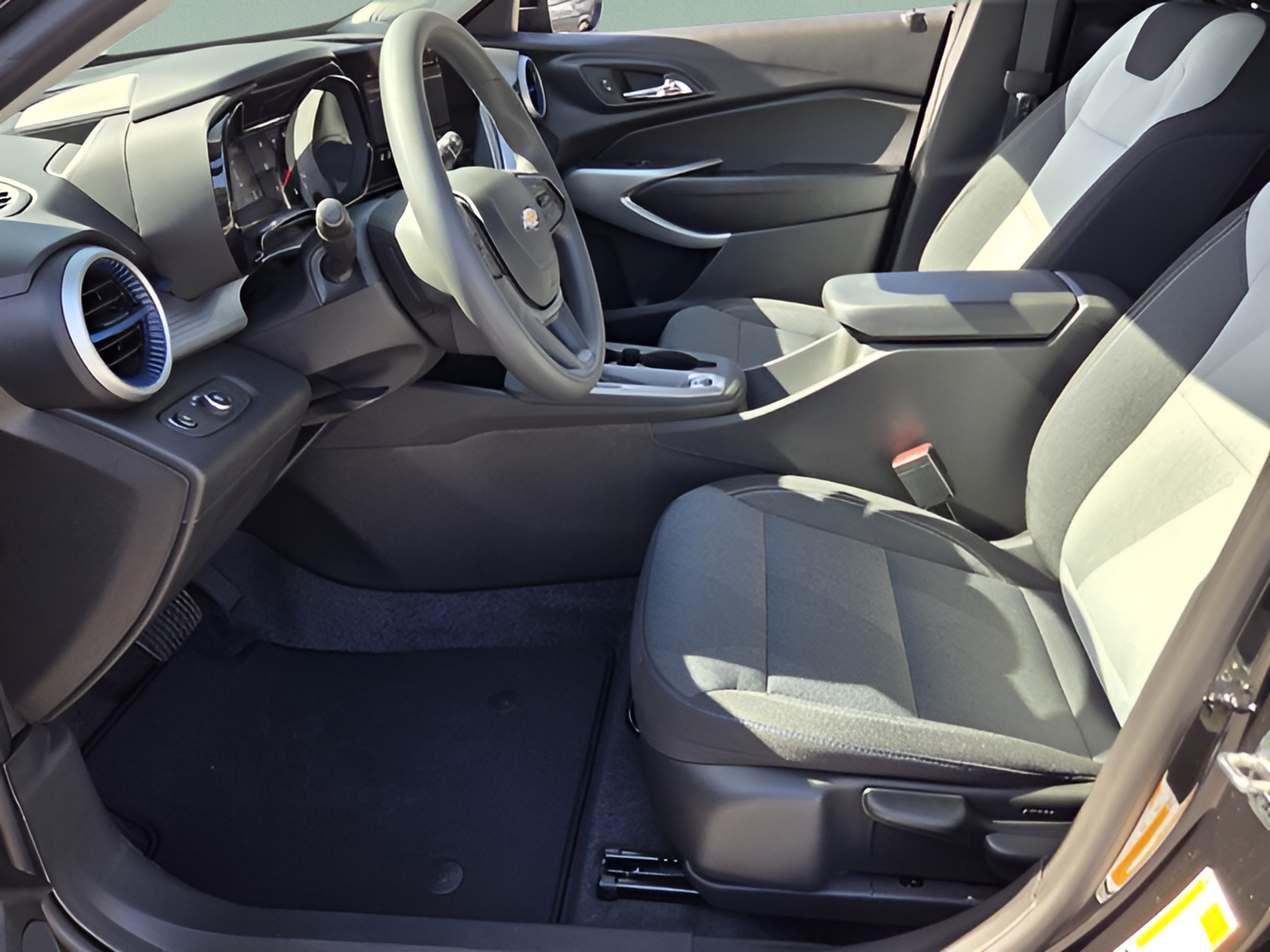 New 2026 Chevrolet Trax LS w/ LS Convenience Package FWD image 10