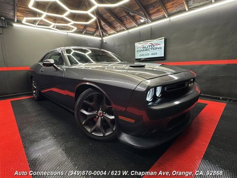 Used 2019 Dodge Challenger R/T image 1