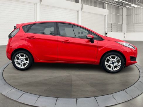 Used 2015 Ford Fiesta SE FWD image 2