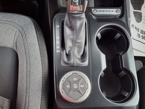 New 2025 Ford Bronco Base image 20