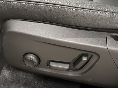 New 2026 Volvo XC40 B5 Plus w/ Protection Package Premier image 24