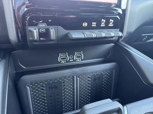 Used 2025 RAM 2500 Laramie AWD/4WD image 19