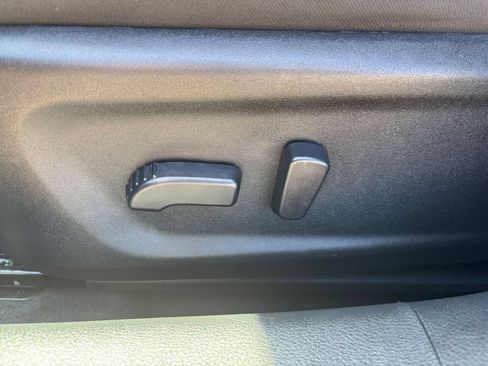 Used 2025 Nissan Altima 2.5 SV FWD image 18