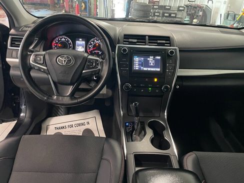 Used 2016 Toyota Camry SE FWD image 8