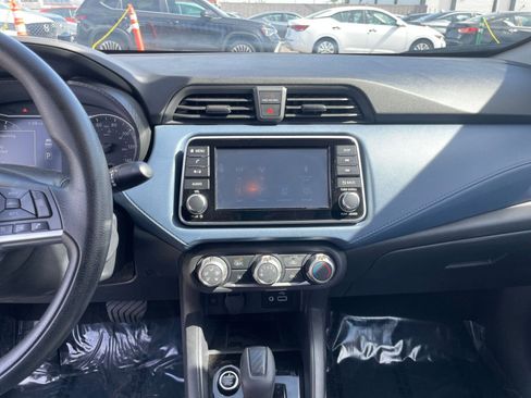 Used 2025 Nissan Versa SV image 17