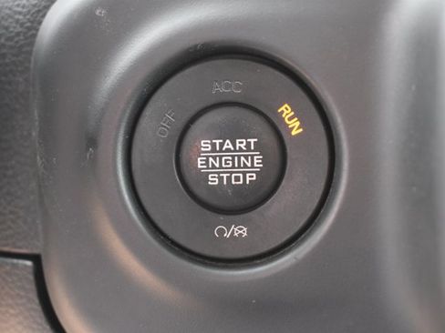 Used 2021 Jeep Wrangler Unlimited Sahara AWD/4WD image 28
