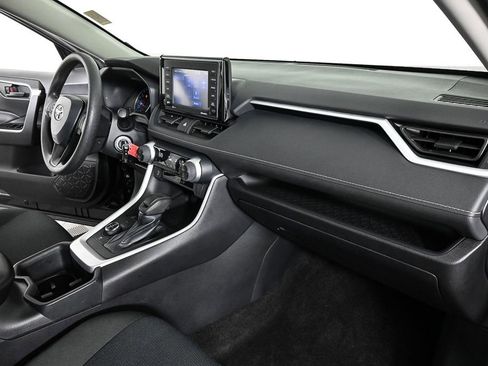 Used 2022 Toyota RAV4 LE image 21