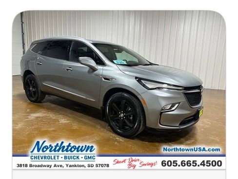 Used 2023 Buick Enclave Essence w/ Sport Touring Edition AWD/4WD image 7