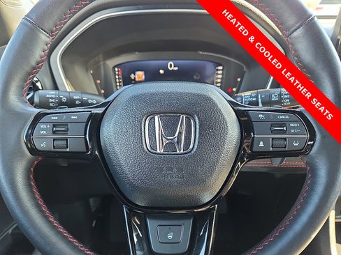 Used 2025 Honda Pilot Black Edition image 24