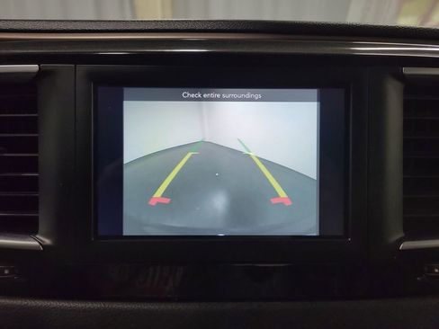 Used 2021 Chrysler Voyager Lxi image 19