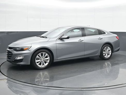 Used 2024 Chevrolet Malibu LT image 2