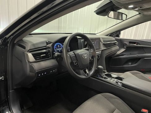 Used 2025 Toyota Camry LE FWD image 34
