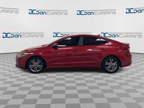 Used 2017 Hyundai Elantra SE image 5