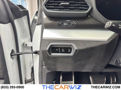 Used 2020 Lamborghini Urus image 64