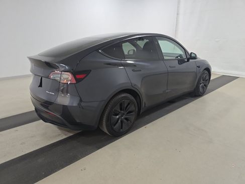 Used 2024 Tesla Model Y Long Range AWD/4WD image 3