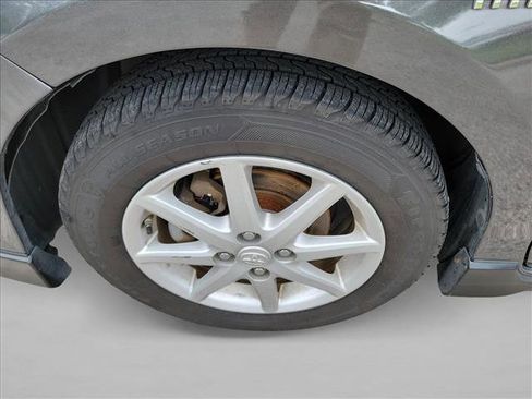 Used 2017 Toyota Prius C One FWD image 9