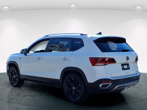 Used 2023 Volkswagen Taos SE image 6