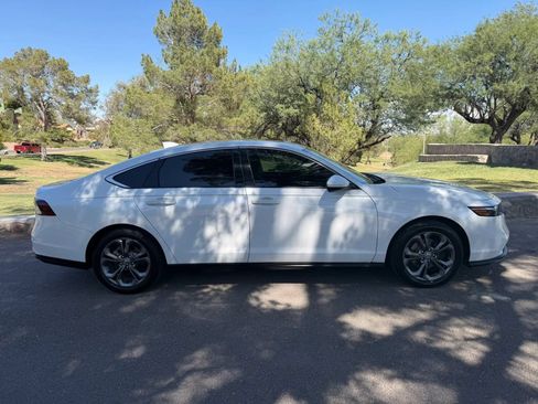 Used 2023 Honda Accord EX image 6