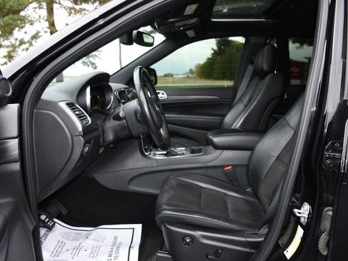 Used 2019 Jeep Grand Cherokee Altitude image 11