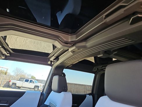 New 2025 GMC Hummer EV 3X image 12