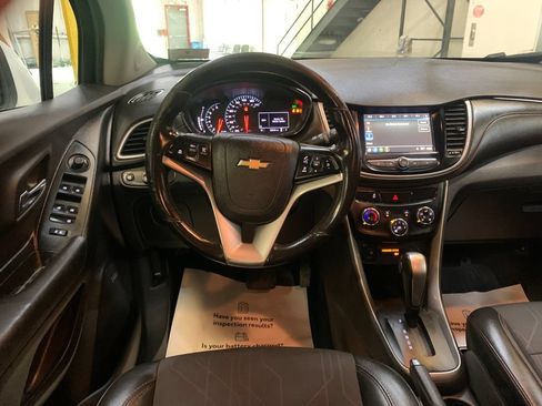 Used 2021 Chevrolet Equinox LT FWD image 17