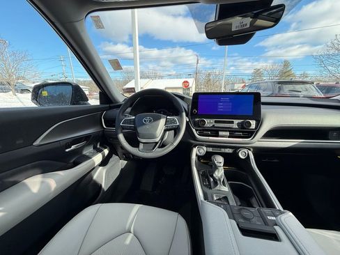 New 2026 Toyota Grand Highlander XLE image 12