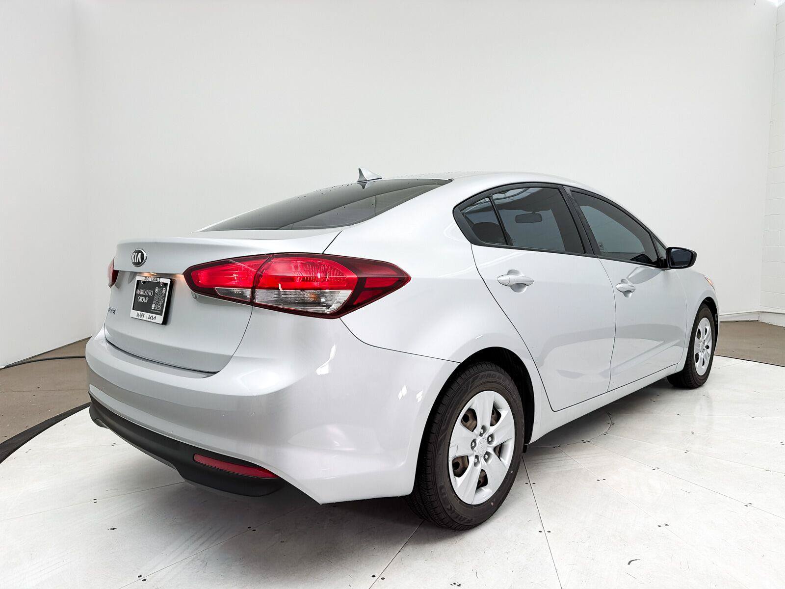 Used 2017 Kia Forte LX FWD image 6