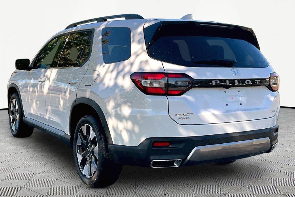 Used 2026 Honda Pilot Elite image 4