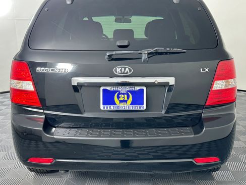 Used 2008 Kia Sorento LX image 11