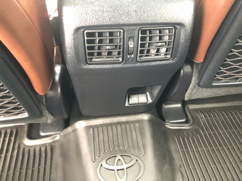 Used 2023 Toyota 4Runner Limited image 32