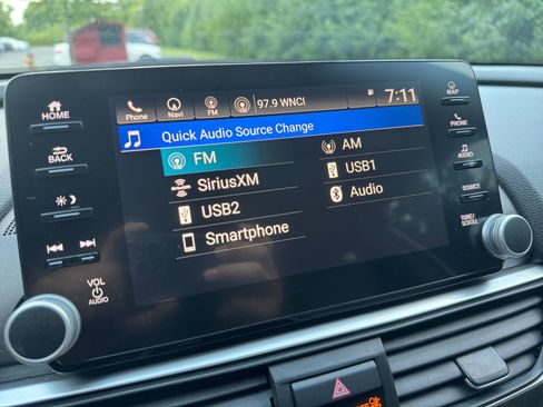Used 2018 Honda Accord EX-L image 8
