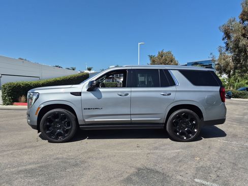 New 2026 GMC Yukon Denali w/ Denali Reserve Package AWD/4WD image 2
