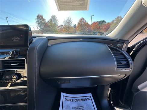 Used 2024 Nissan Armada SV image 16