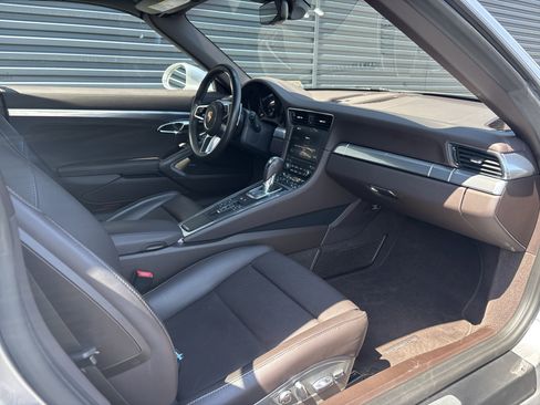 Used 2017 Porsche 911 Carrera image 13