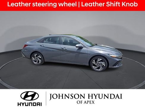 Used 2025 Hyundai Elantra Limited FWD image 10