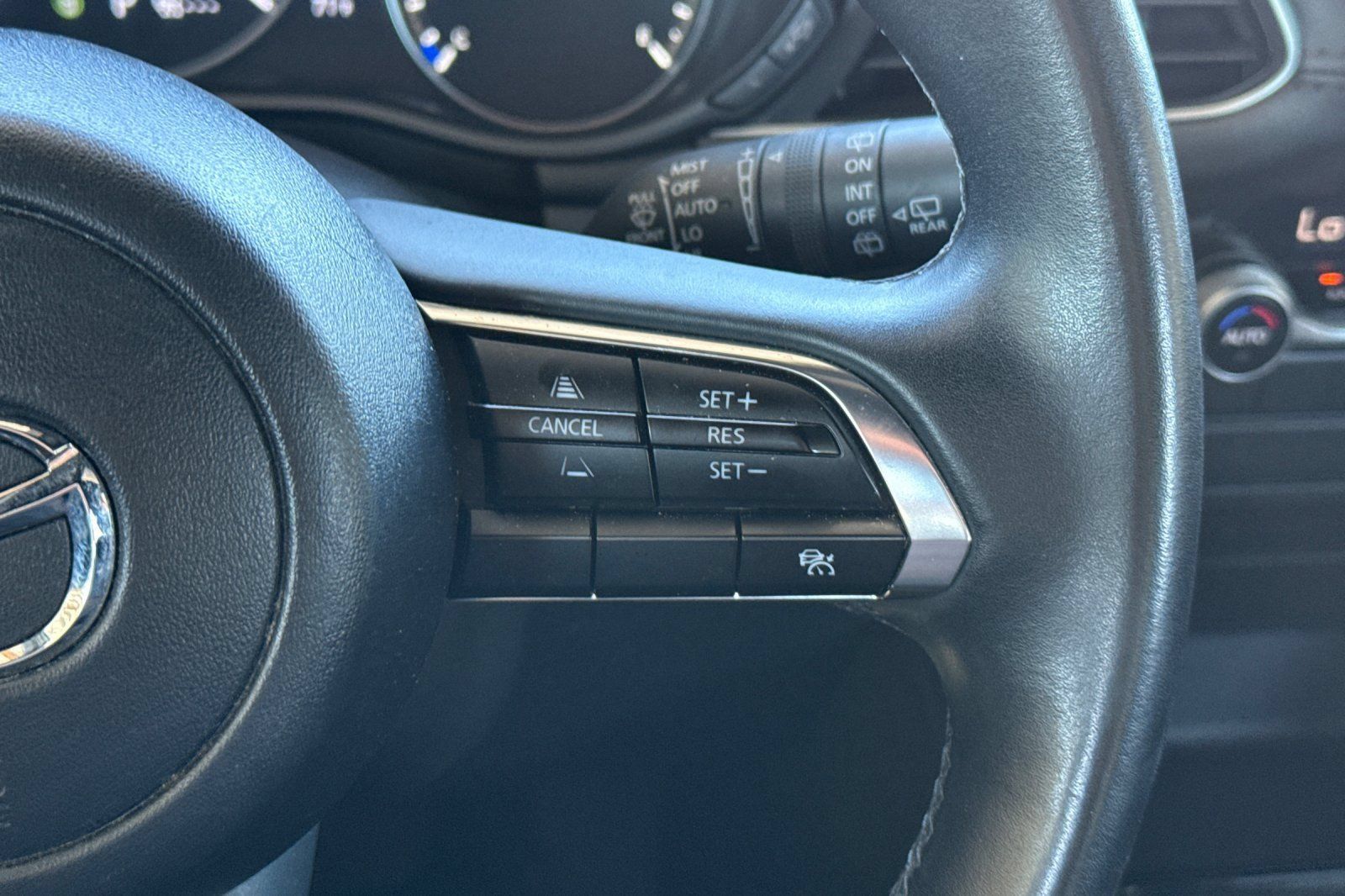 Used 2024 MAZDA MAZDA3 s FWD image 33