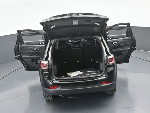 New 2026 Jeep Compass Latitude image 64