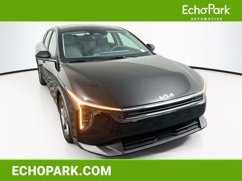 Used 2025 Kia K4 FWD image 1