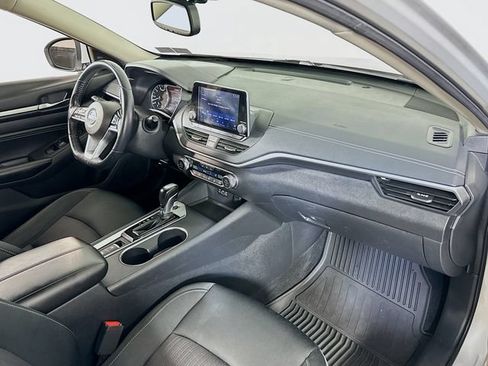 Used 2019 Nissan Altima 2.5 SV FWD image 27