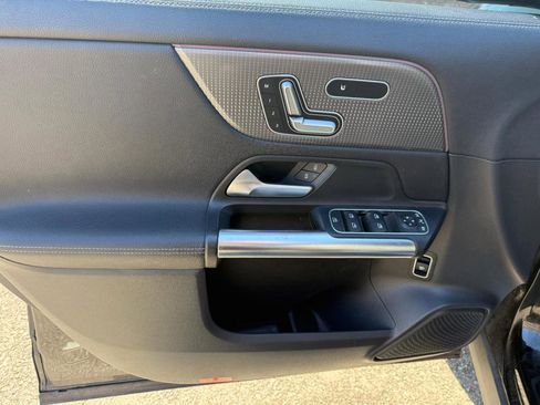 Used 2021 Mercedes-Benz GLA 250 4MATIC w/ Premium Package image 29