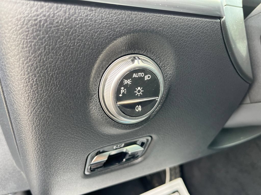 Certified 2026 Mercedes-Benz C 300 4MATIC Sedan image 22