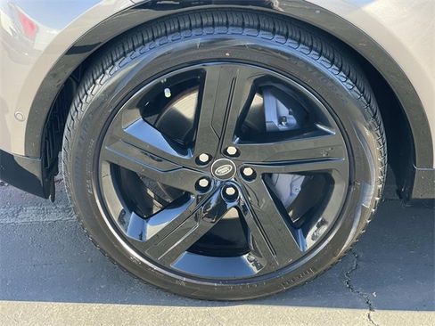 Used 2023 Land Rover Discovery HSE R-Dynamic image 38
